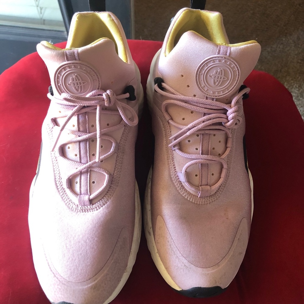 Nike Air Huarches.
